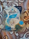 1 Glade Plugins Warmer & Scented Oil Refill - CLEAN LINEN