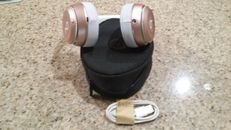 Beats by Dr. Dre solo 2.0 wireless Bluetooth on ear headphone Rose gold