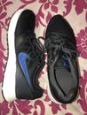 Chaussures de course pour hommes Nike noires et bleues taille Royaume-Uni 8,5