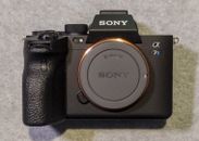 Sony Alpha A7Siii Mirrorless Camera + Small Rig Cage + 2 batteries