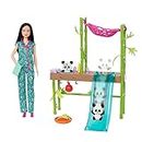 Barbie - Barbie Centro Veterinario dei Panda Playset con bambola e accessori, 2 panda con trasformazione cambia colore e 20+ pezzi, giocattolo per bambini 3+ Anni, HKT77
