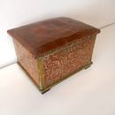 Caja de coser taburete de latón cobre superior de cuero vintage de artes y oficios. Patrón Conkers