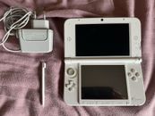 Console Nintendo 3DS XL Bianco + Gioco One Piece + Caricabatteria