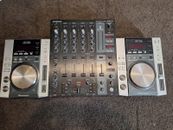 Pioneer CDJ-200 Professional DJ CD/MP3 Player x2 and Behringer DJX750 5-Ch DJ Mi
