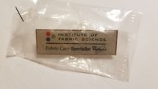 Rare - WHIRLPOOL Appliance Advertising pinback, "INSTITUTE OF FABRIC SCIENCE"
