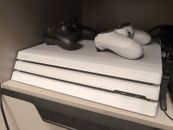 Sony PlayStation 4 Pro Console domestica 1 TB - bianco + 2 controller