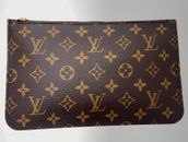 Louis Vuitton Neverfull Wristlet Pochette - Good Condition