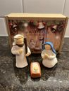 Juego de 3 figuras de resina de natividad en miniatura Ganz Nativities Joy to the World nuevo en caja