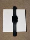 Boîtier en acier inoxydable noir Apple Watch Series 3 38 mm espace avec bracelet noir.