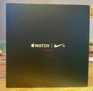 Apple Watch Series 3 Nike+ 42mm Smartwatch - Grau/Schwarz (MQL42ZD/A) Cellular