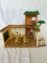 Calico Critters Country Tree School House with most of accessories READ DESCRIP.