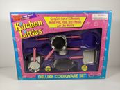 Utensilios de cocina de lujo TYCO Kitchen Littles #2024 juego de 10 piezas muñeca Barbie ollas de metal sartenes
