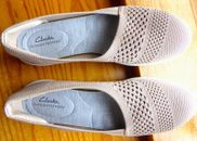 CLARKS Cloudsteppers 7.5  flat stretch shoes;  beige;  comfort;  worn twice only