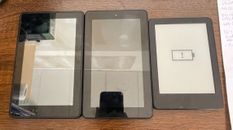 Lote de 3 lectores electrónicos Amazon Kindle - 10a generación, 5a generación, 1a generación - (Piezas/reparación)