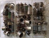17 Tubes électroniques + 15 douilles (lot). Vintage valve + sockets (set) 12AU7A