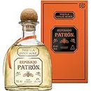 PATRÓN Reposado Premium Tequila, elaborado artesanalmente en México con el mejor agave azul Weber 100 %, en pequeños lotes, madurado más de dos meses en barricas de roble, 40 % ALC., 70 cl / 700 ml