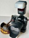 Paquete de cámara digital Nikon D200 DX con lente 24-120, flash, bolsa de transporte y tarjetas CF