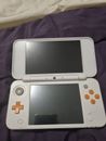 NINTENDO 2DS XL GAME CONSOLE ORANGE AND WHITE 