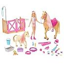 Barbie Famille Coffret Toilettage des Chevaux avec poupée Blonde, 2 Figurines Chevaux et Plus de 20 Accessoires, Emballage fermé, Jouet pour Enfant, HGB58