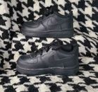 Zapatillas deportivas Nike Air Force 1 bajas para niños pequeños talla 7C negras 314194-009