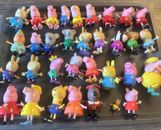 Enorme lote de figuras de Peppa Pig amigos juguetes de muebles