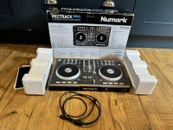 Controlador DJ Numark Mixtrack Pro en caja