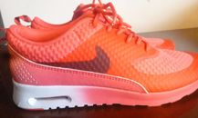 VGC WOMEN'S NIKE AIR MAX THEA PINK & RED TRAINERS  UK SIZE 5 TRAINING SHOES