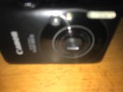 Canon IXUS 100 IS  plus Zubehörpaket PowerShot  12.1MP Digitalkamera und Tasche