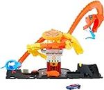 Hot Wheels City Toy Car Track Set, Pizza Slam Cobra Attack, Snake Tail Spiral Track with Randomizer, 1 Vehicle in 1:64 Scale