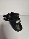 Zapatos de baloncesto Nike Team Hustle 8C negros de parte superior media 881943-001 para niños pequeños talla 8C