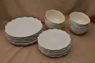 The Pioneer Woman Farmhouse Lace Linen 12-Piece Dinnerware Set Bowl & Plate Set