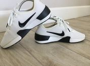 Nike Ashin Modern Running Shoes AJ8799 100 Black White Women's Sz 8