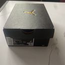 Zapatos Nike Air Jordan Retro 1 negros medios/oro metálico para niños pequeños talla 5C 5 nuevos