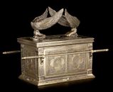 Ark of the Covenant bronzed as box - Veronese figure Templar Knight Templar