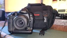 Canon EOS 1Ds Mark II 16.7MP Digital SLR Camera - With EF II 80-200 Lense + Bag