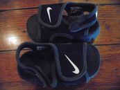 toddler boys black Nike Sunray sandals/water shoes size 5 near-perfect condition