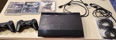 Sony PlayStation 3 Super Slim 250 GB 2 mandos con cables y 4 Call of Duty
