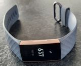 Fitbit Uhr & Ladegerät in OVP Charge 3 Fitness zweimal getragen