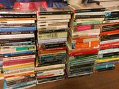 Lote de libros por género de 20 libras (libras) valor en caja de ficción/no ficción ordenados JUEGO DE HB/PB